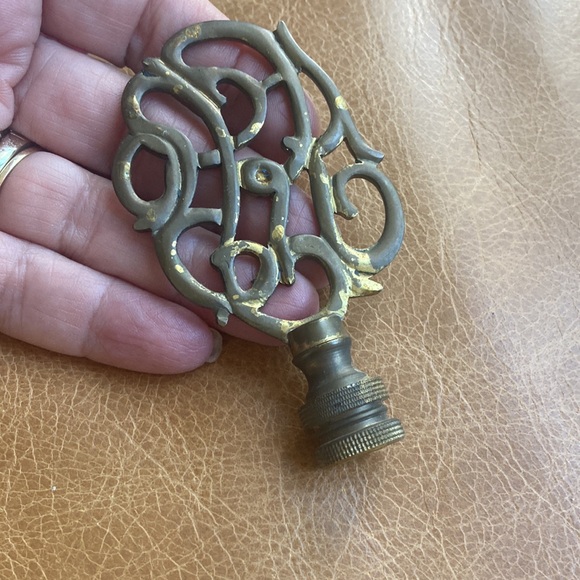 Four inch intake lamp finial brass scroll script vintage - Picture 4 of 4